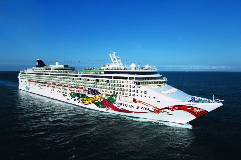 Norwegian Jewel cruise ship