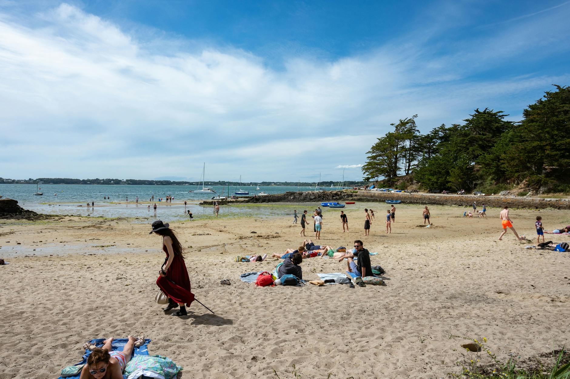 sunny beach scene in brittany france / Photo by Bingqian Li on Pexels.com