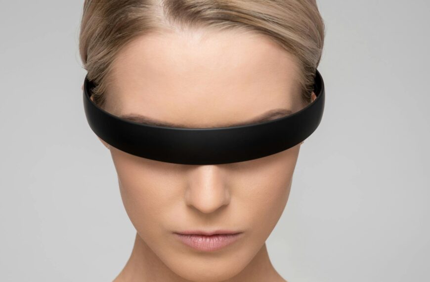 A captivating portrait of a woman with a sleek VR headset, depicting a futuristic theme.